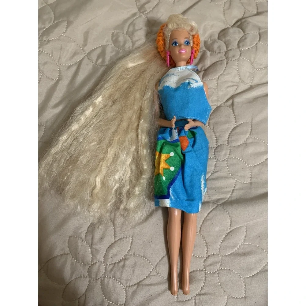 Vintage 1991 Totally Hair Barbie Blond Has Original Earrings